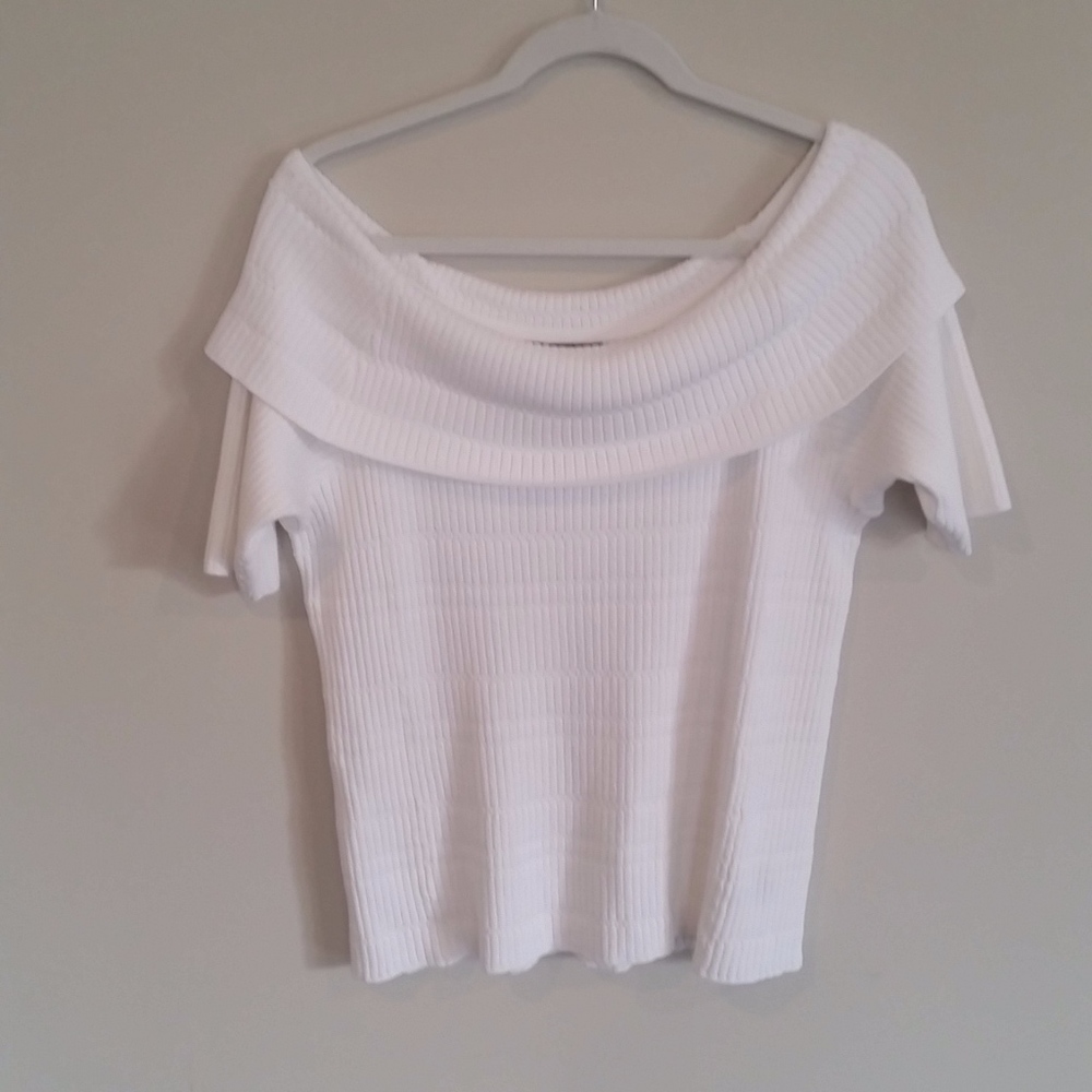 White Lane Bryant Off Shoulder top 18/20  NWT